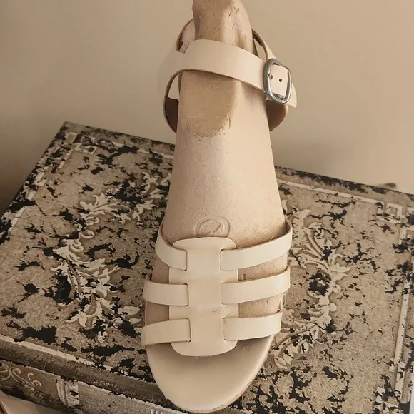 Lucky Brand Women's Cream Wedge Sandals - Picture 2 of 8